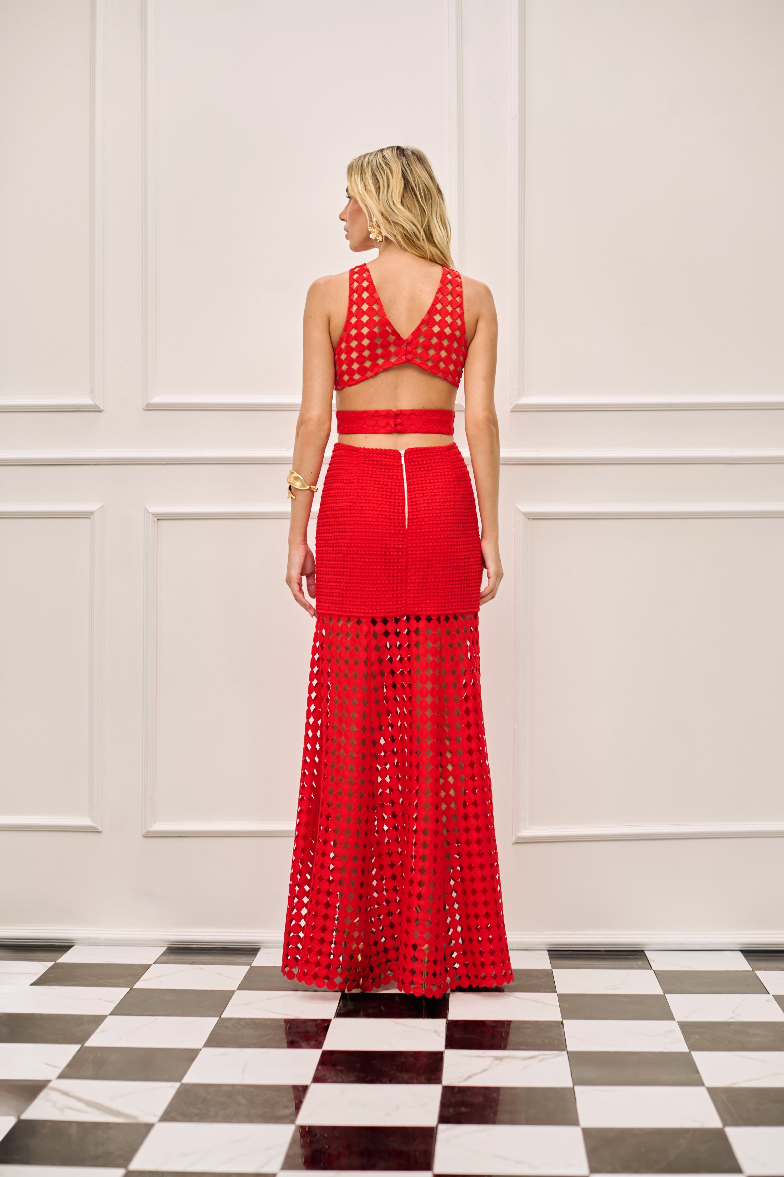 Vestido SK com recorte em renda guipura vermelha