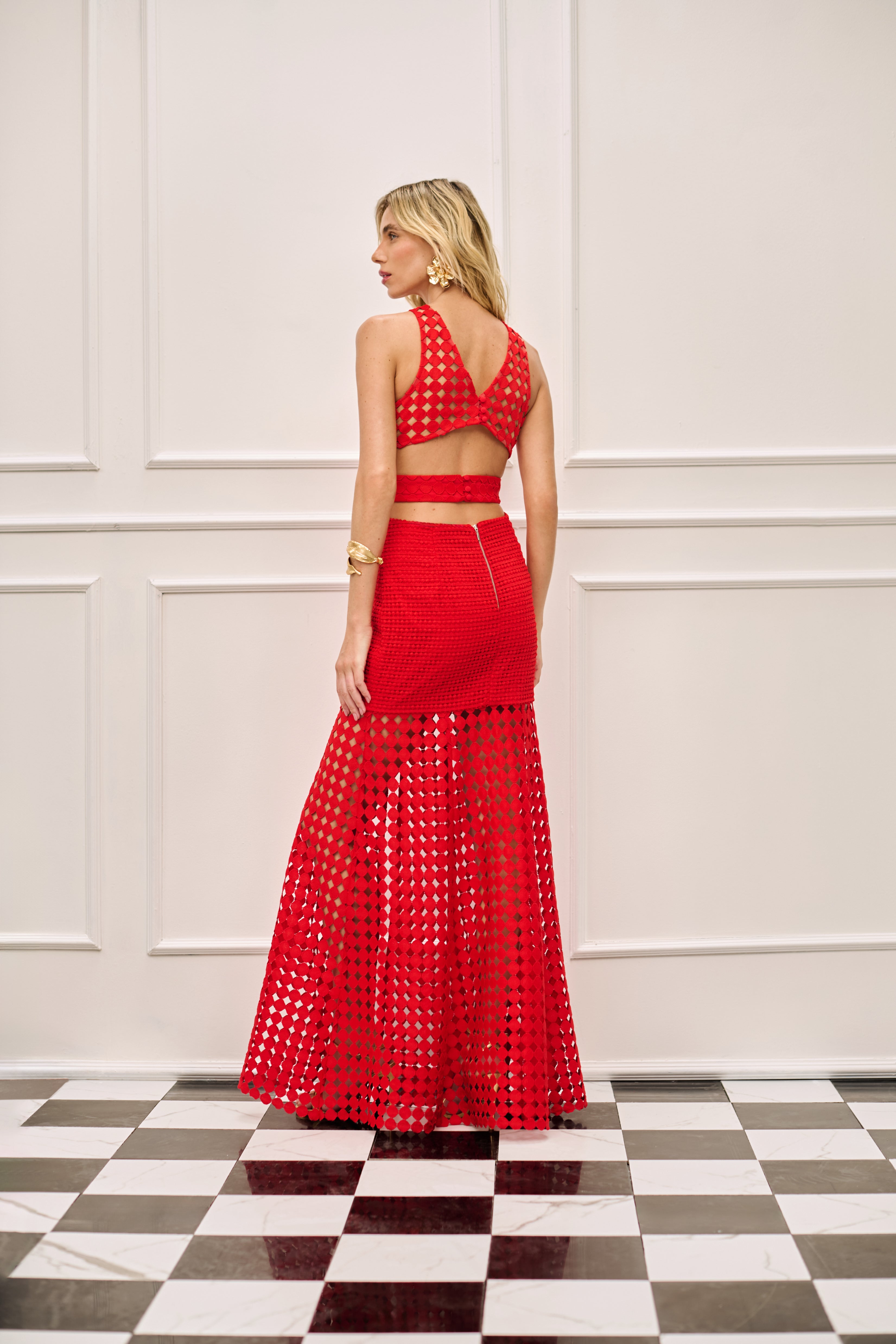 Vestido SK com recorte em renda guipura vermelha