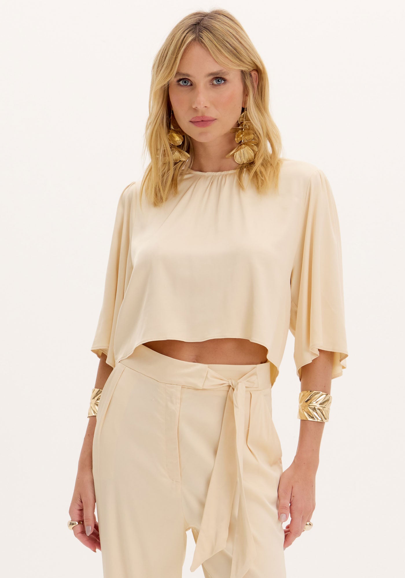 AM Wide-Sleeve Blouse