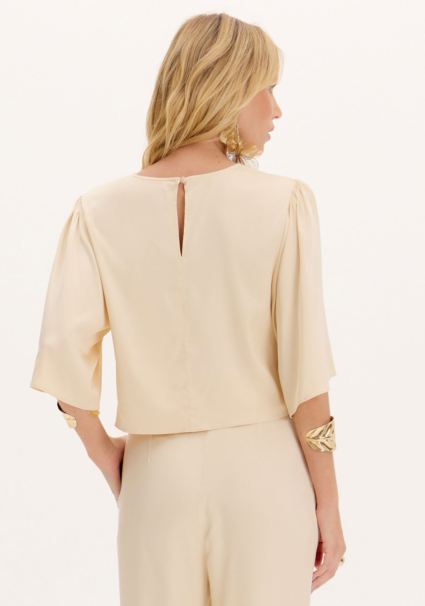 AM Wide-Sleeve Blouse