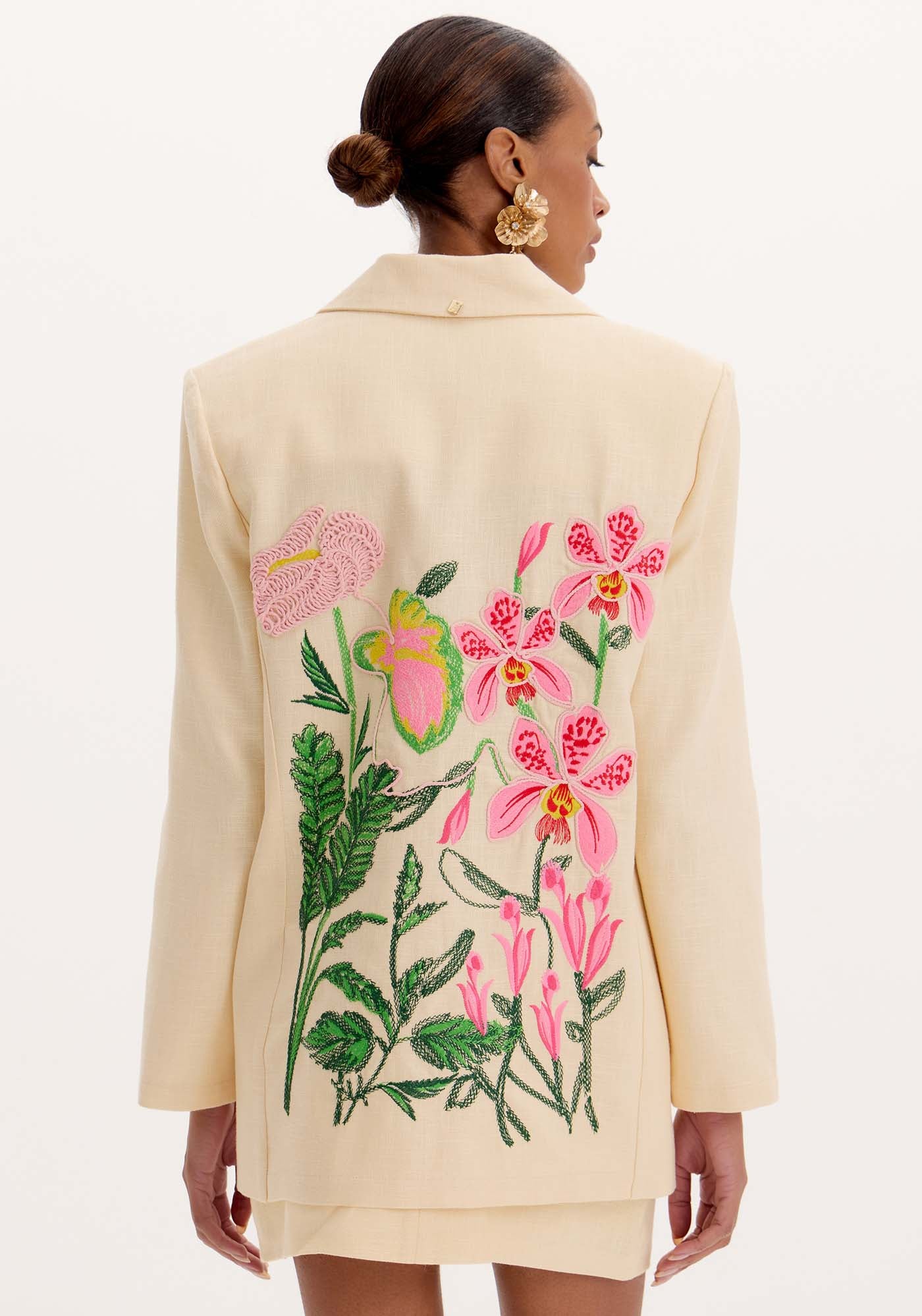 AM Long White Embroidered Blazer