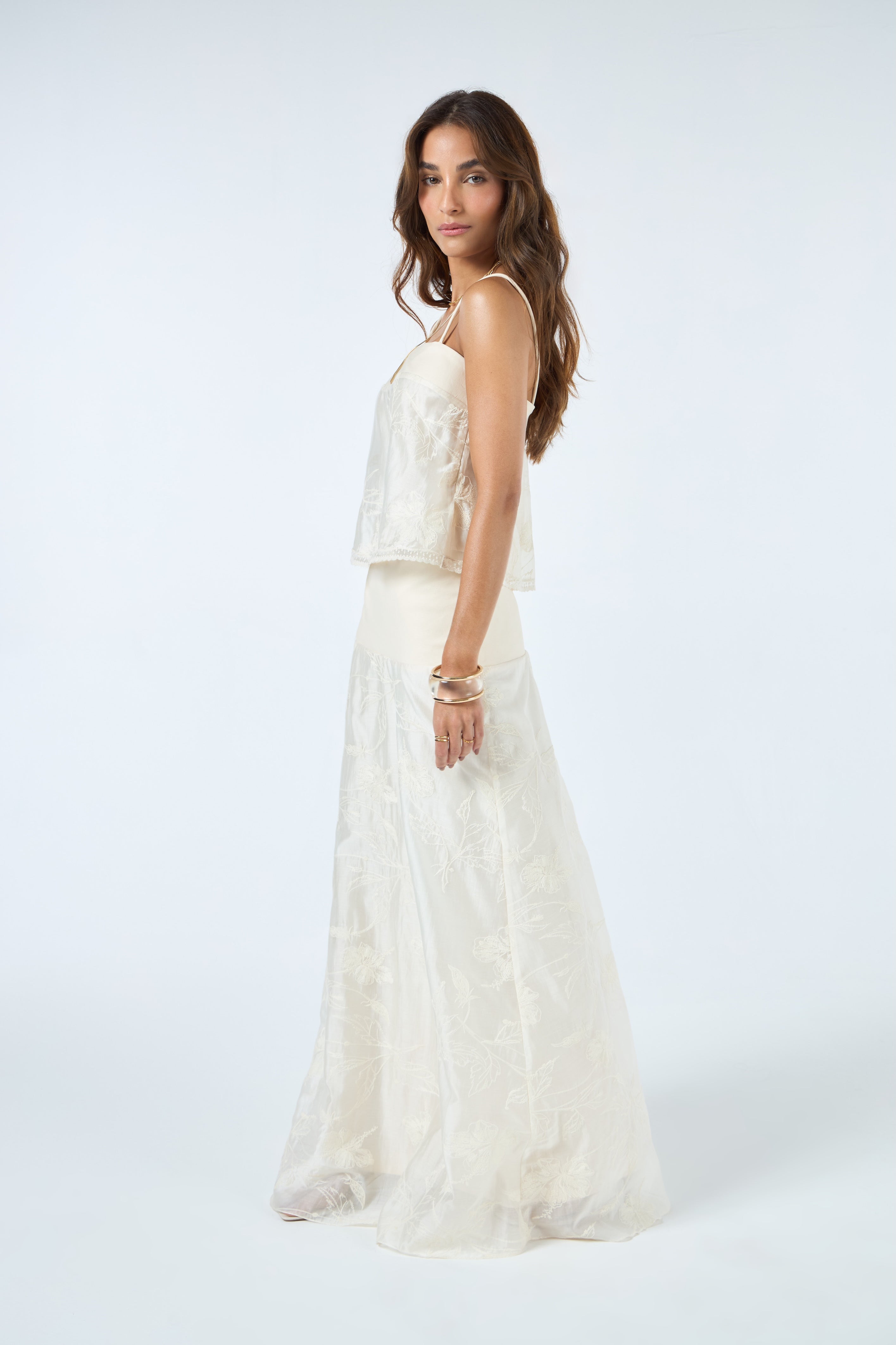 TD Off-white Long Skirt Set